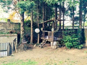 coach house garden